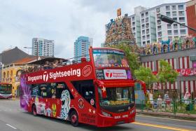 Trải Nghiệm Xe Bus 2 Tầng Tham Quan Thành Phố Singapore