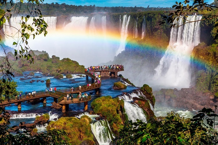 tour du lịch argentina ghé thăm thác nước kì vĩ
